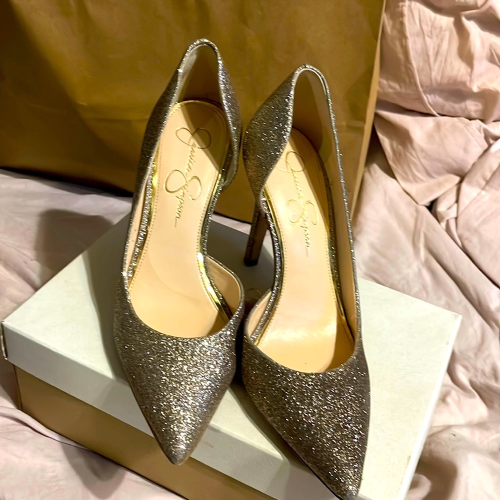 Jessica Simpson gold glitter heels. Size 8.5